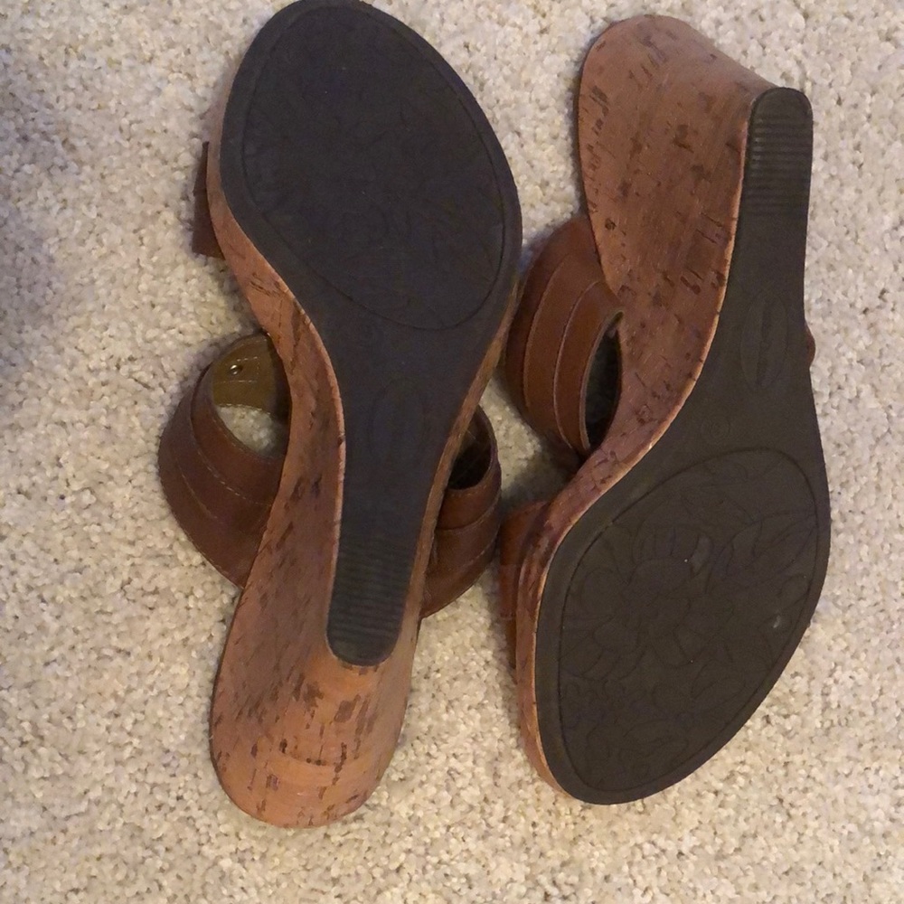 Sandal wedges caramel color